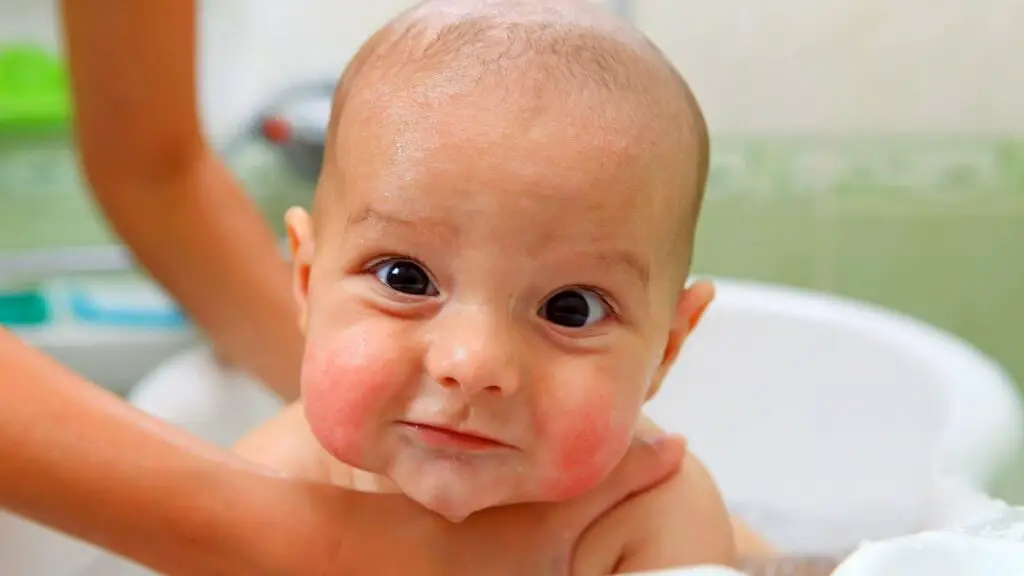 How to wash baby's hair without getting water in eyes
